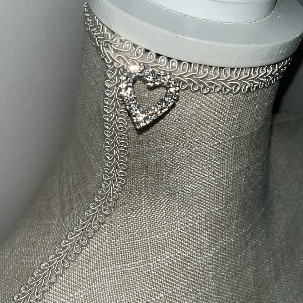 Heart crystal stud earring- SILVER - Picture 3 of 7